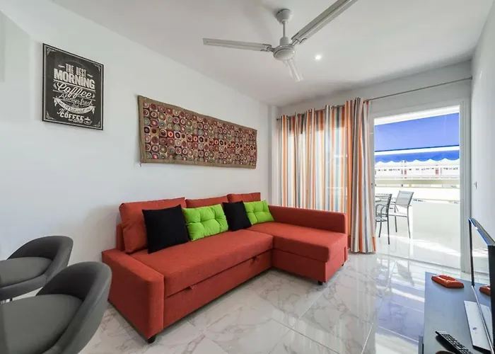 5 Min Walk From Yumbo 208 * Playa del Ingles (Gran Canaria)