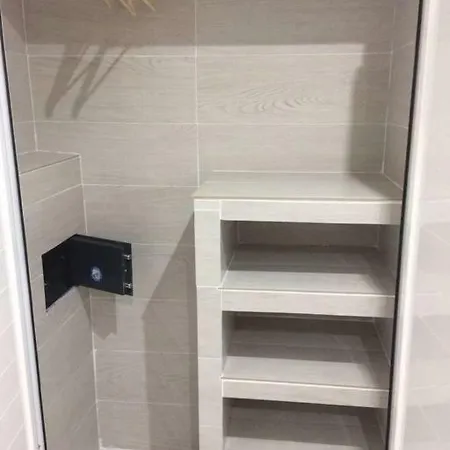 5 Min Walk From Yumbo 208 Apartamento *