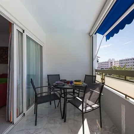 5 Min Walk From Yumbo 208 *