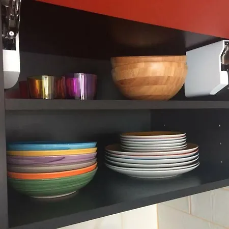 5 Min Walk From Yumbo 208 *