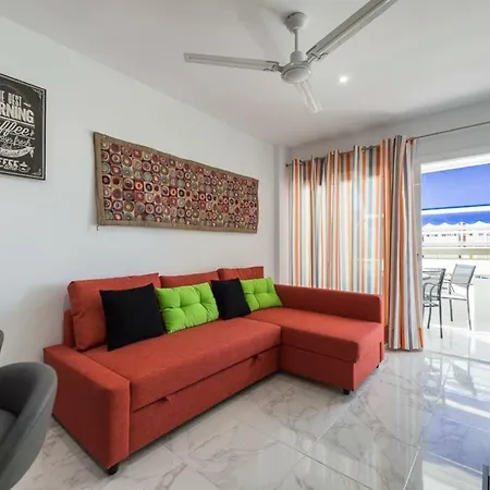 5 Min Walk From Yumbo 208 * Playa del Inglés