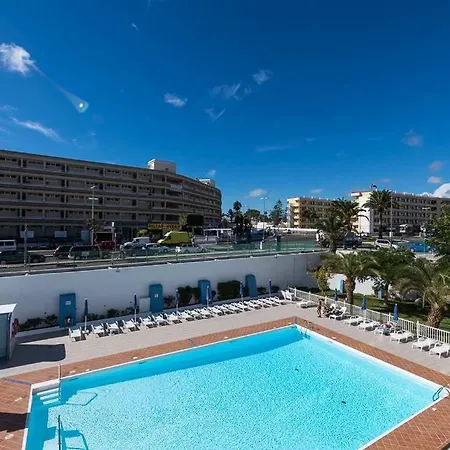 דירה 5 Min Walk From Yumbo 208 *