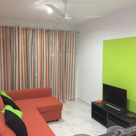 דירה 5 Min Walk From Yumbo 208